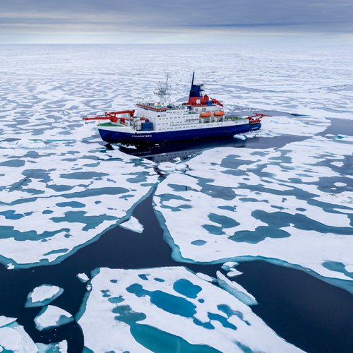Sea ice with ship MOSAiC.jpg